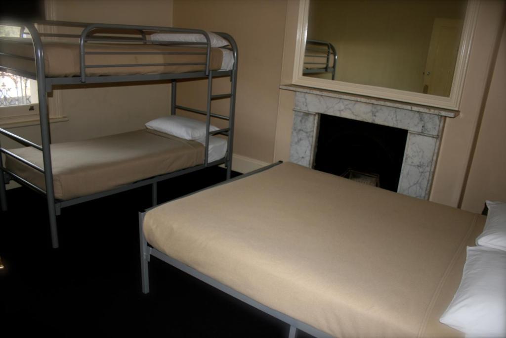Glenelg Beach Hostel Habitación foto