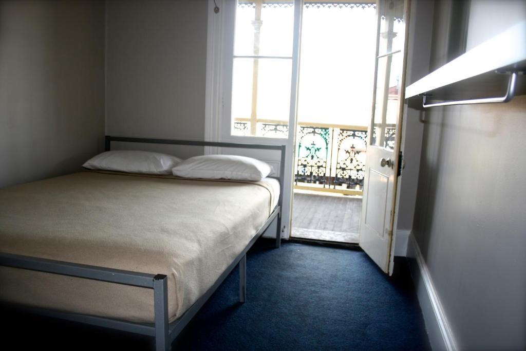 Glenelg Beach Hostel Habitación foto