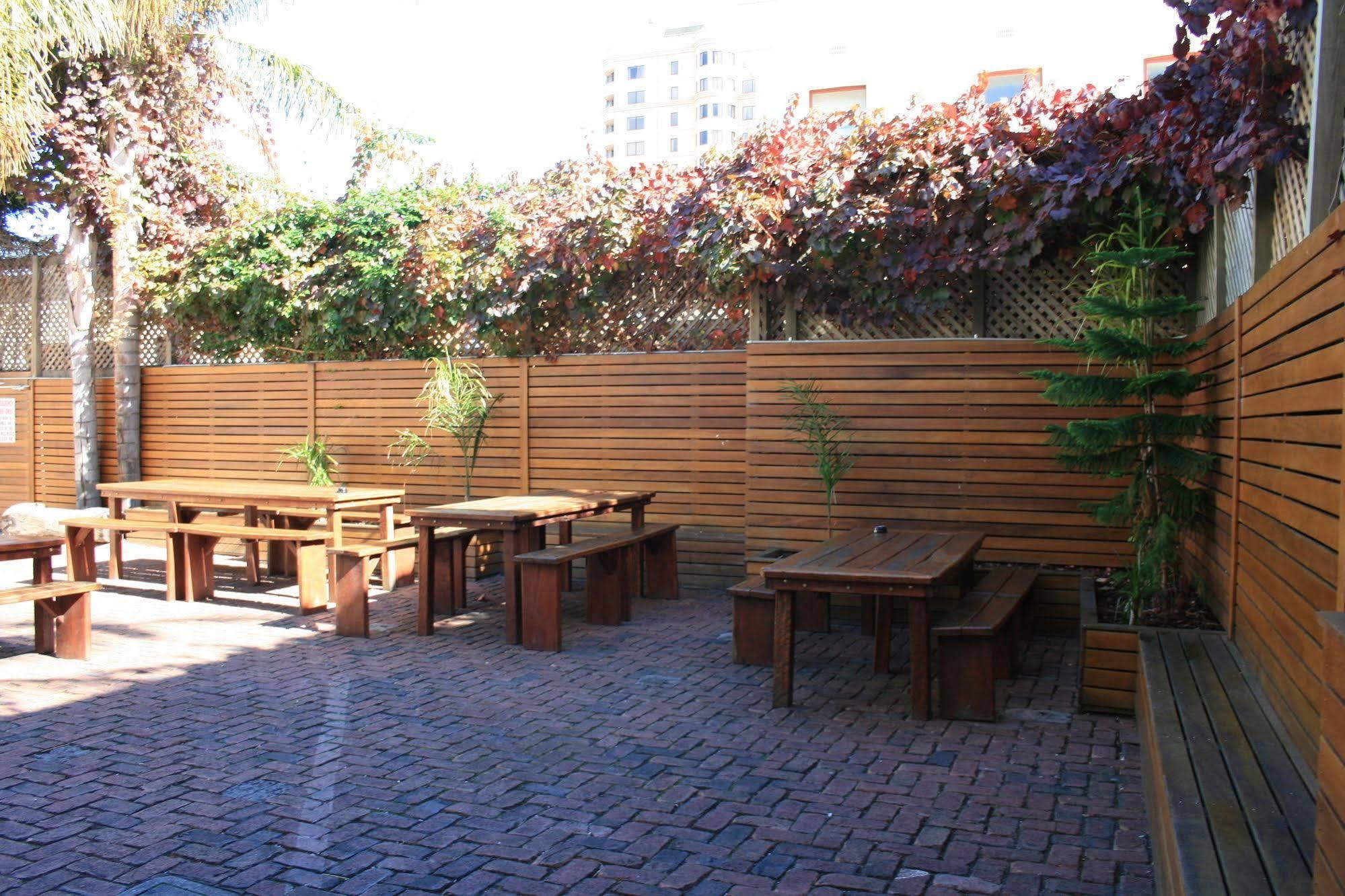 Glenelg Beach Hostel Exterior foto
